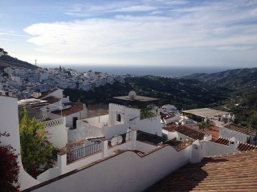 スペインアンダルシアの白い村、ネルハとフリヒリアナの旅について
