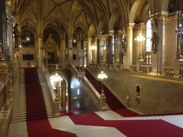 ハンガリーのブダペスト子連れ旅行（王宮、国会議事堂、鍾乳洞等）について